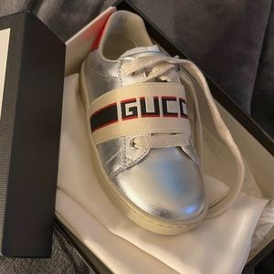 Toddler size 8 Gucci shoes